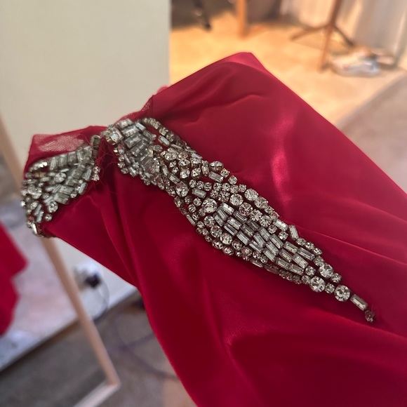 Previously owned by Nicole Byer! Red, plus size robe with fur - Picture 3 of 3